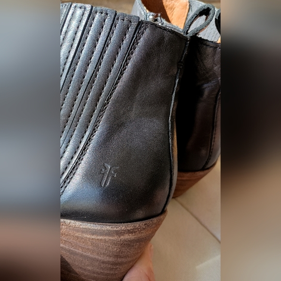 Frye Black Leather Ankle Boots_6.5 - Picture 6 of 11
